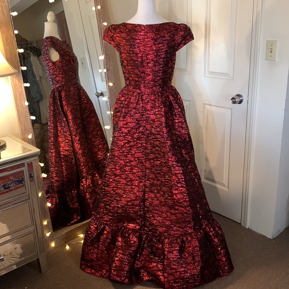 MAC DUGGAL
High Neck Brocade Bubble Hem Dress - Picture 11 of 14